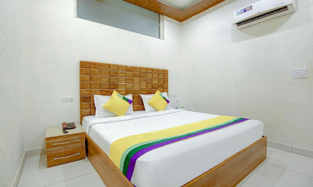 Hotel Itsy By Treebo - Sharrytel Zirakpur Exterior foto